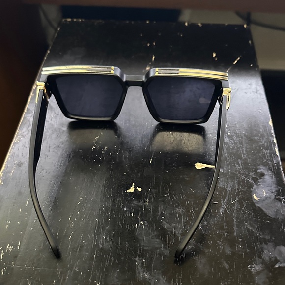 Women's Black Geometric Square Sunglasses with Gold Accent - Picture 4 of 11